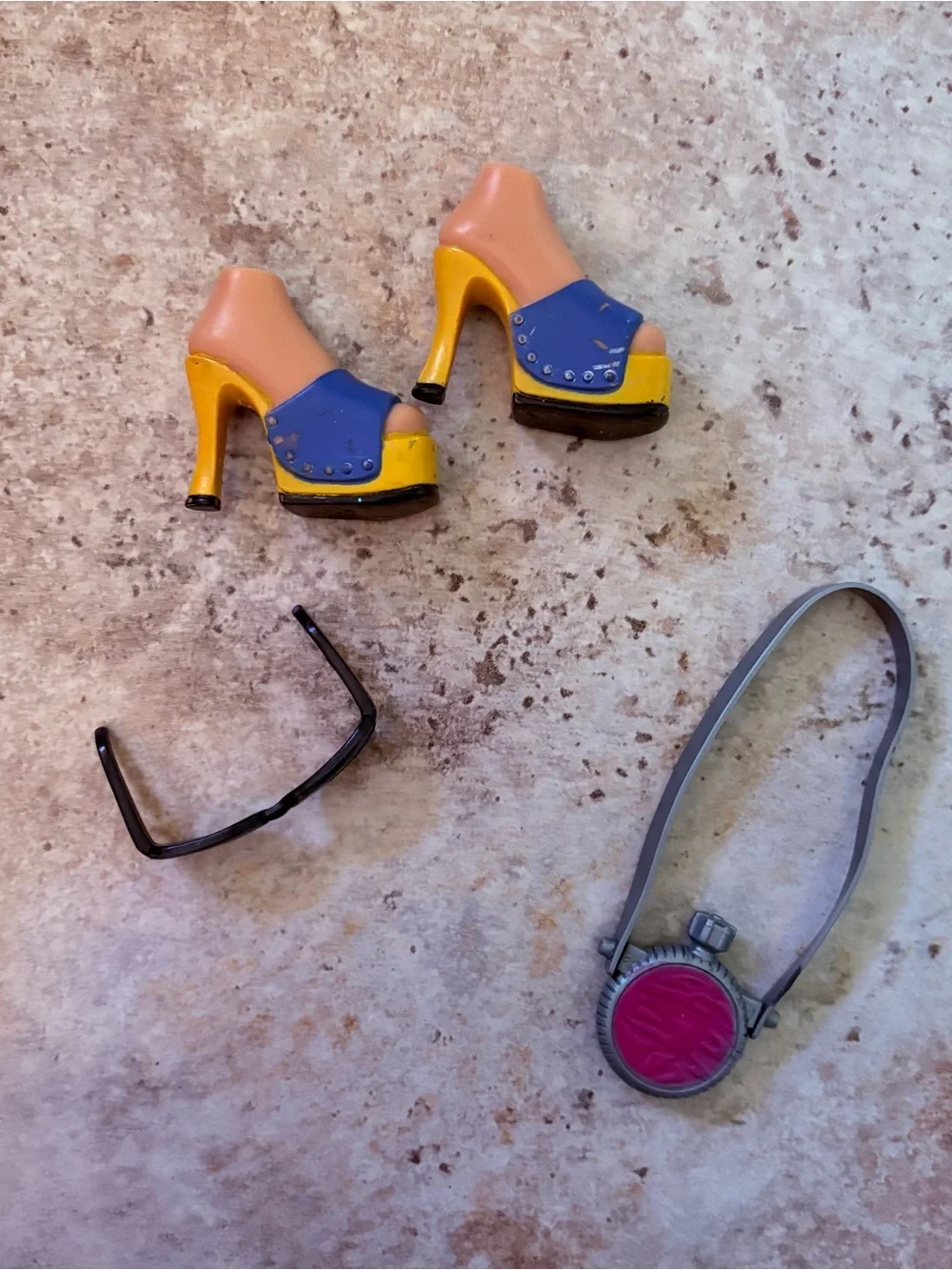 Vintage Bratz Doll Accessories Mule Shoes Feet Canteen Sunglasses Y2K 2000s Lot